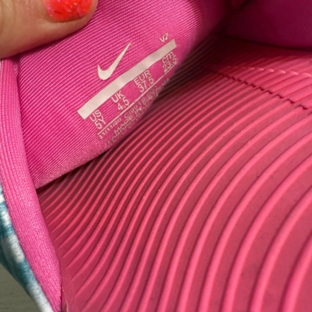 Nike girls pink tie dye slides sandals‎ big kids size 5
